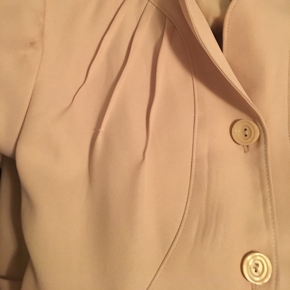 🍃🌸Beautiful Vintage Trench Coat🌸🍃 - Picture 7 of 7