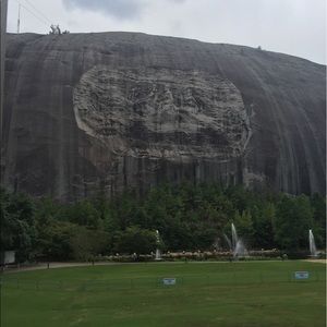 Meet your Posher, Leo