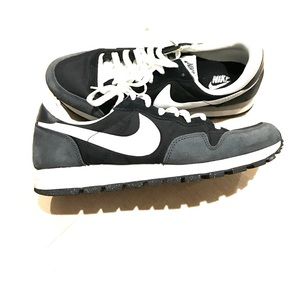 Nike casual shoes