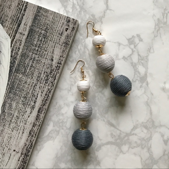 🔴 3/30$ White Gray Ombre Bon Bon Large Earrings - Picture 2 of 4