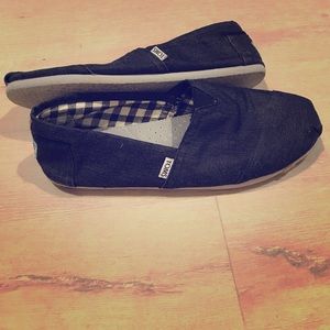 Toms shoes