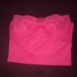 Hot pink crop top with bow💞