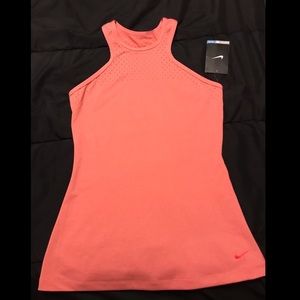Nike Women’s Light Pink Sleeveless Top Size Small!