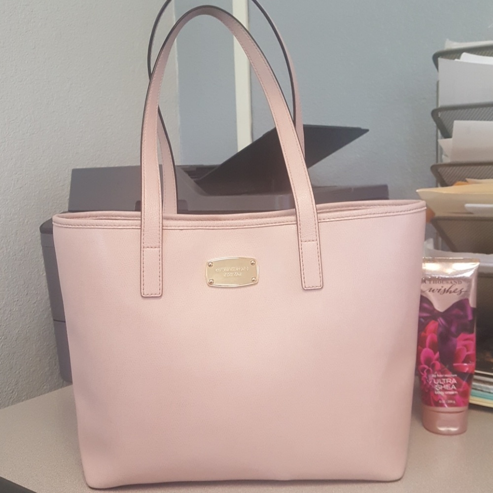 Michael kors light rose color bag