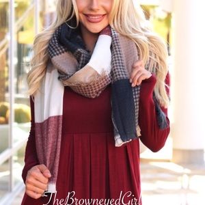 🍂Hello Fall scarf Burgundy and blue