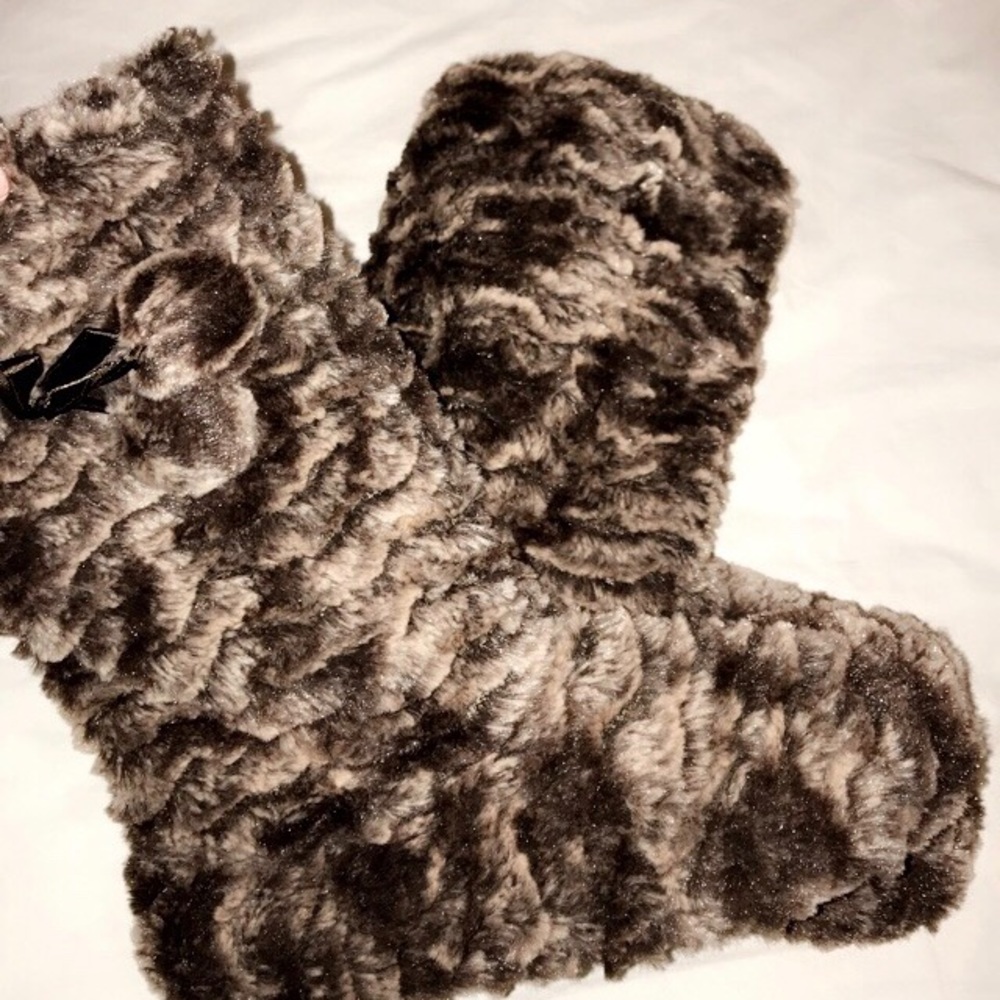 Fuzzy boots/slippers