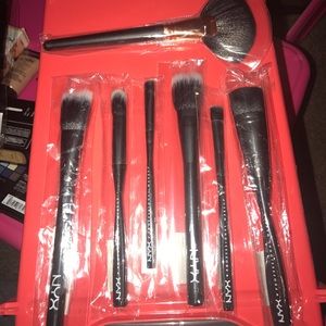 Makeup brushes