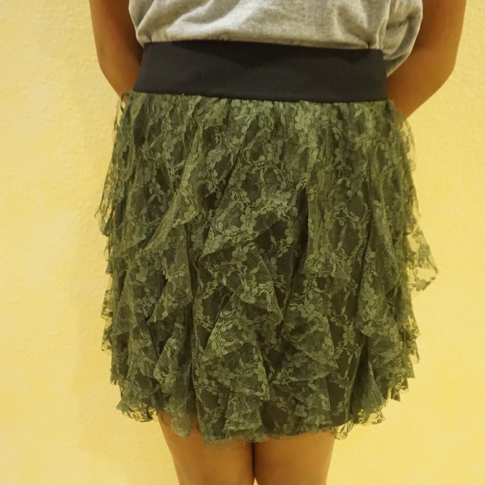 Super cute Express green floral skirt