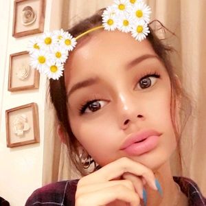 Meet your Posher, Emilye