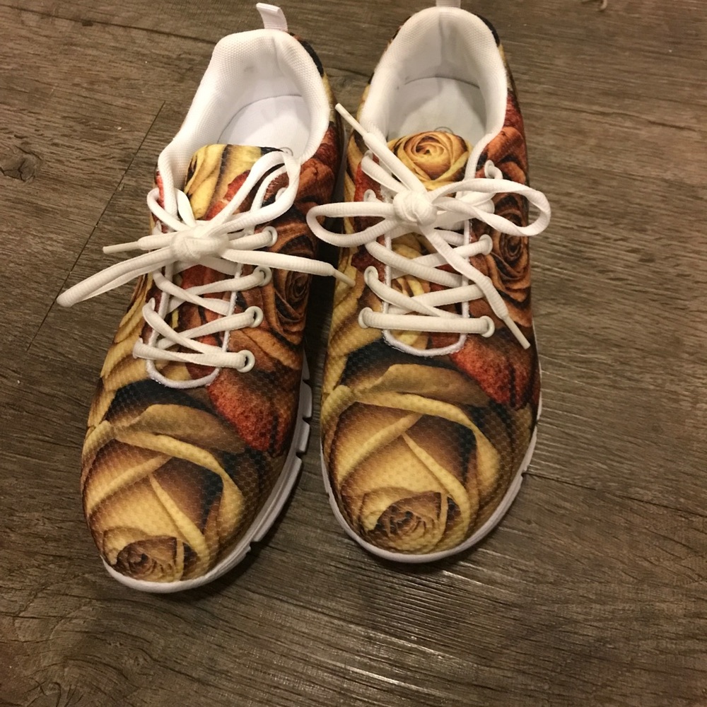 Size 8.5 tennis shoes worn once!