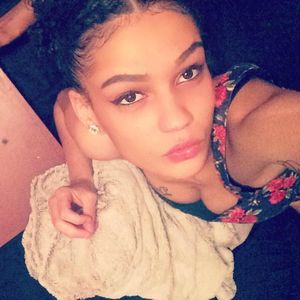 Meet your Posher, Johnee