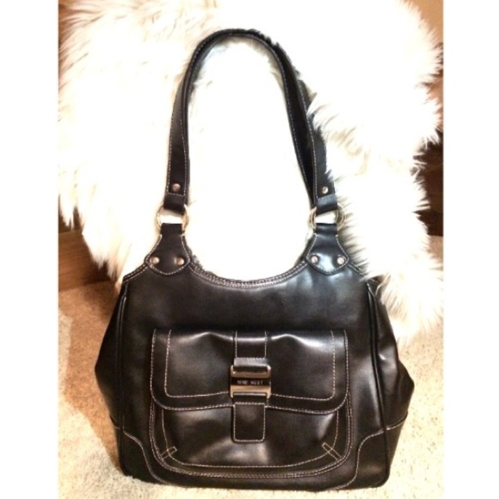 SALE!  Nine West black purse w/ int pockets