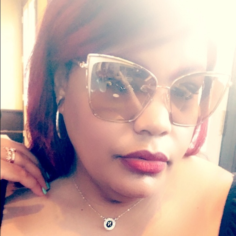 Meet your Posher, Nadia
