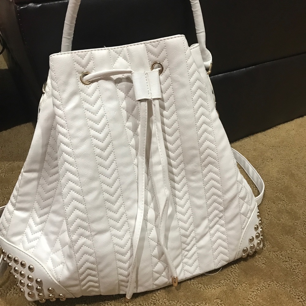 👛