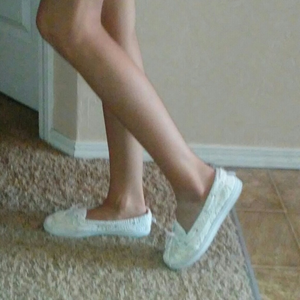 ❤= price drop White crochet boat shoes