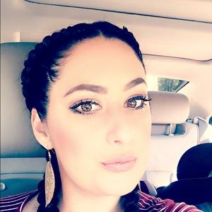 Meet your Posher, Alexandra