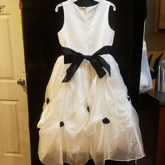 Dress - Picture 2 of 5