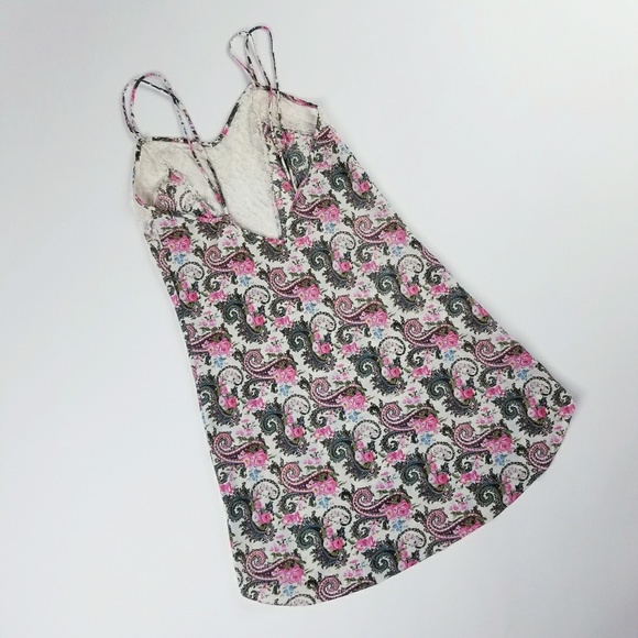 VS Lace Slip - Picture 4 of 4