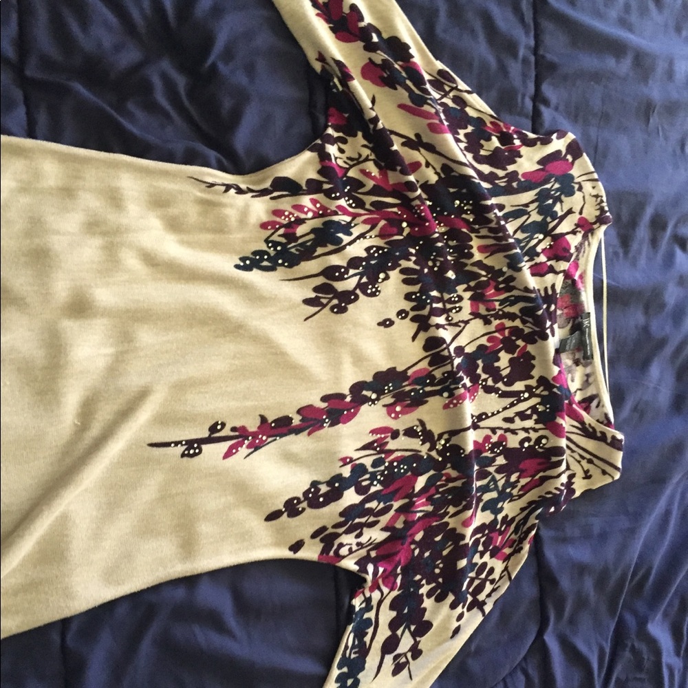 Top - Picture 2 of 3