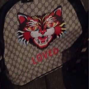 Meet your Posher, Ashton