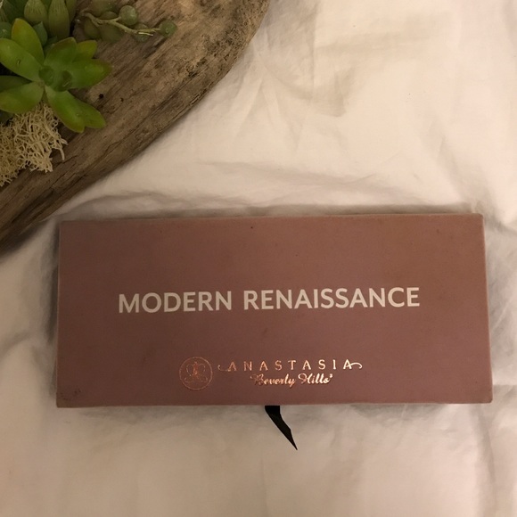 🚫 SOLD 🚫 Modern Renaissance Eyeshadows Palette - Picture 2 of 6