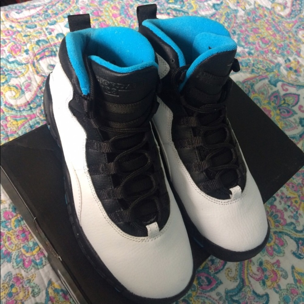 ✨HOST PICK✨ NIB Boys GS Nike Air Jordan Retro 10