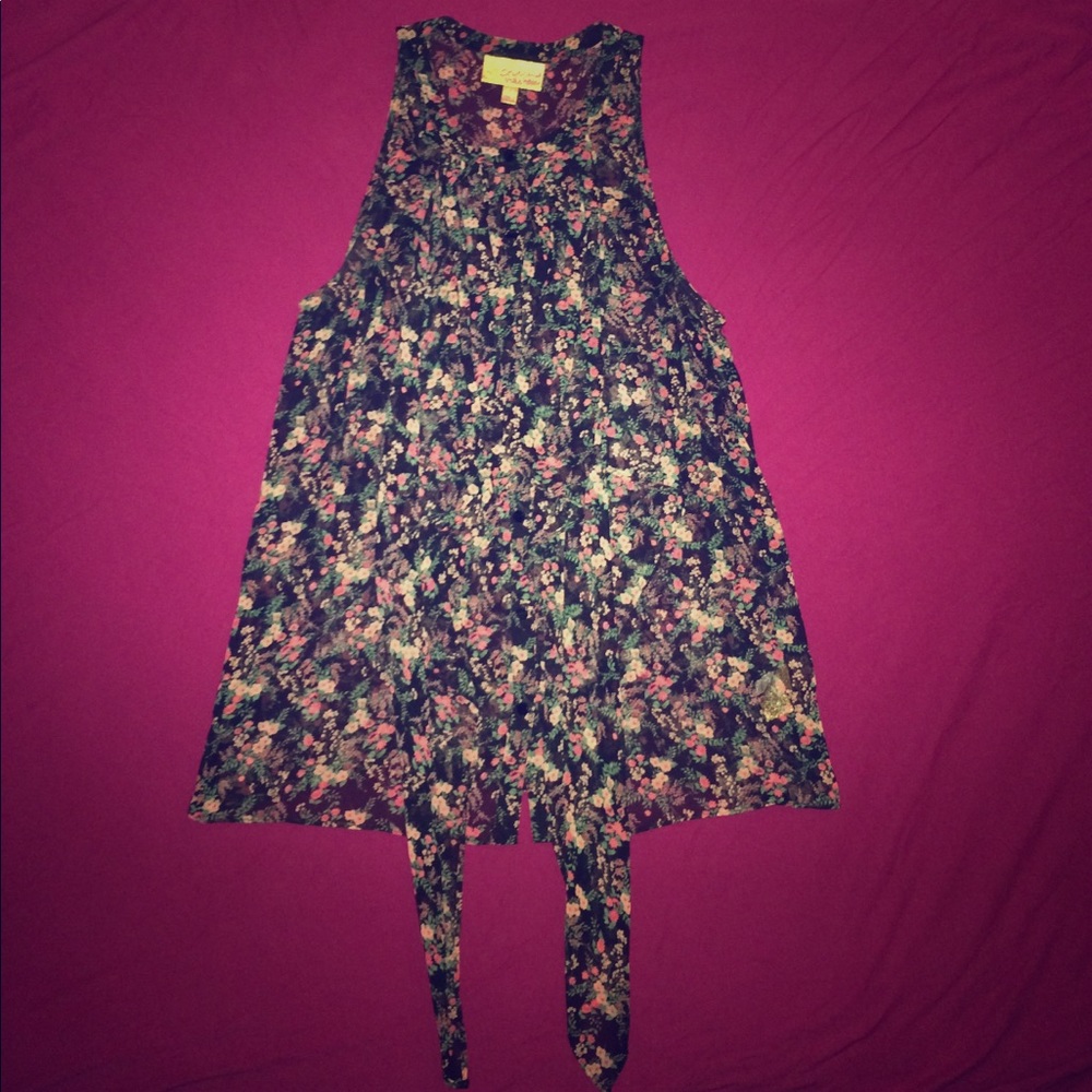 Black floral print sleeveless blouse