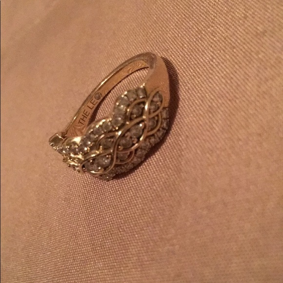 Leo diamond ring 3/4 ct tw round cut 14k - Picture 2 of 3