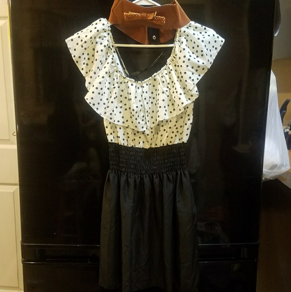 Dress with belt