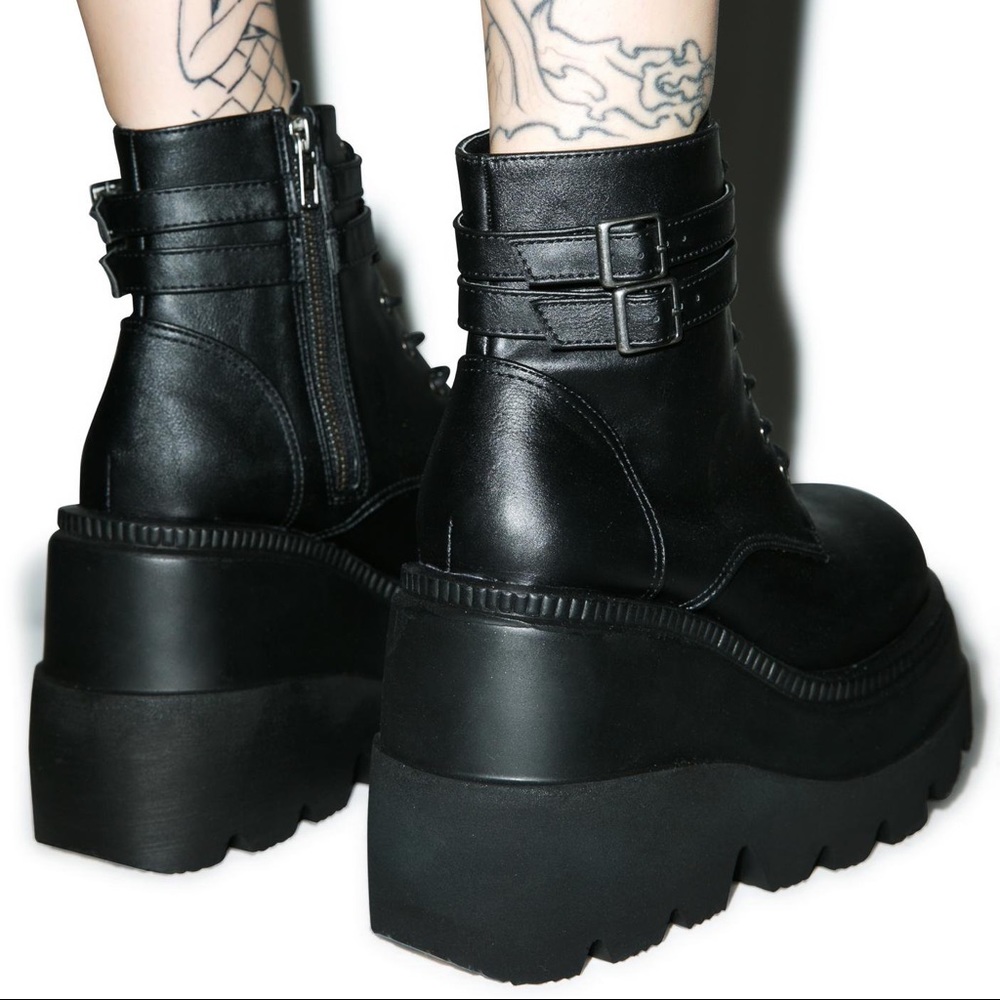 Demonia Technopagan boots🎃