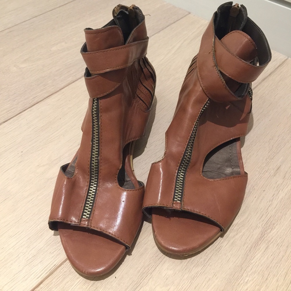 Korean brand Bonnie Tyler sandals