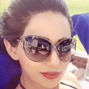 Meet your Posher, Afia