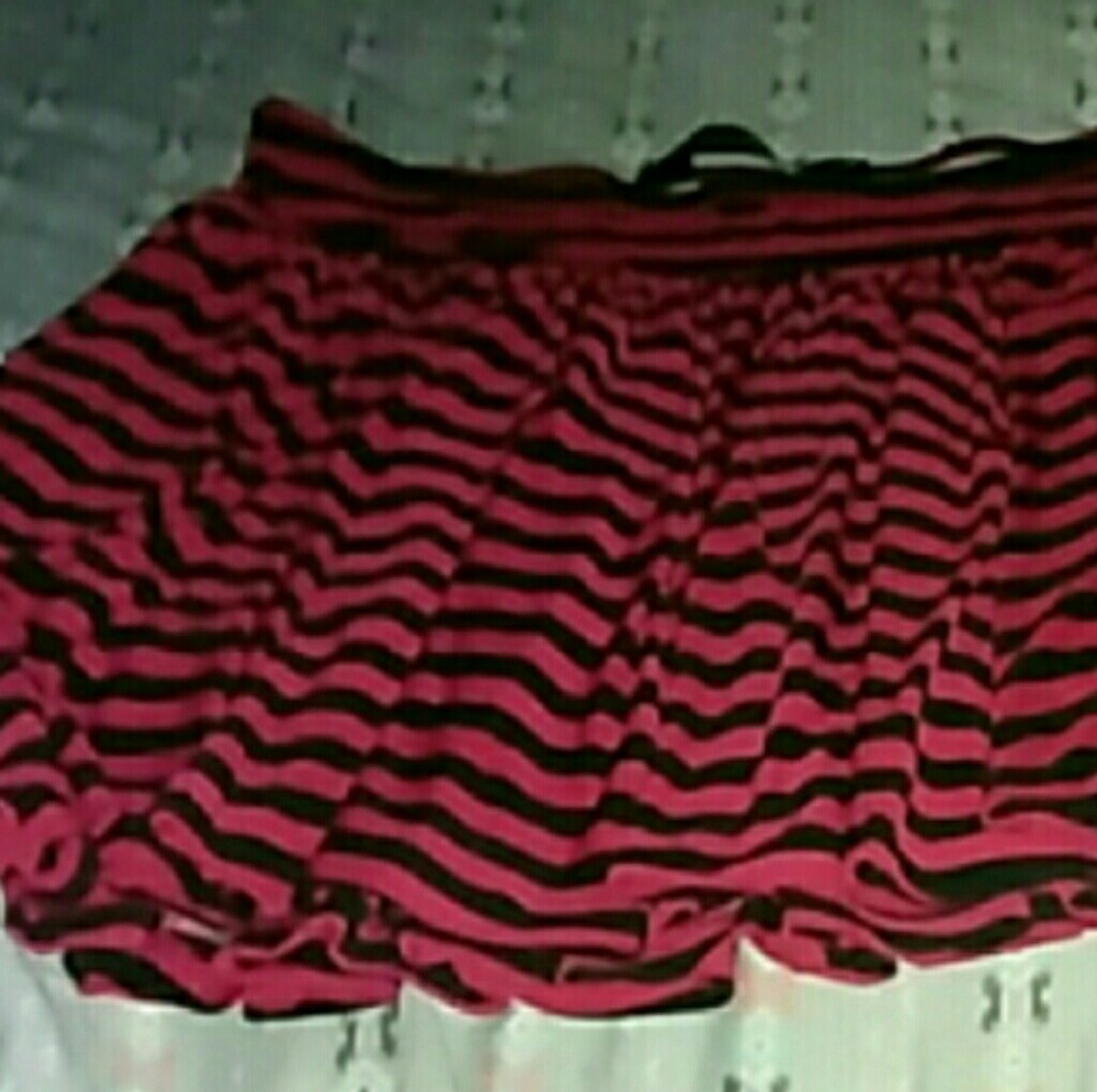 Red and black striped swing skirt