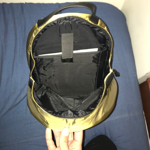 SOLD! Yomo Brand New Green Quilted Backpack - Picture 4 of 7