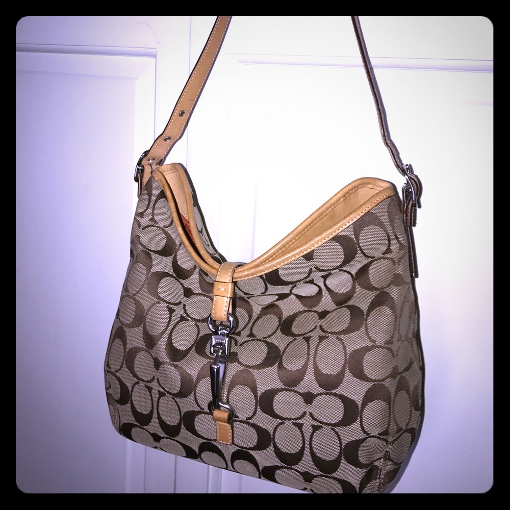 Authentic COACH Signature Design Shoulder Handbag