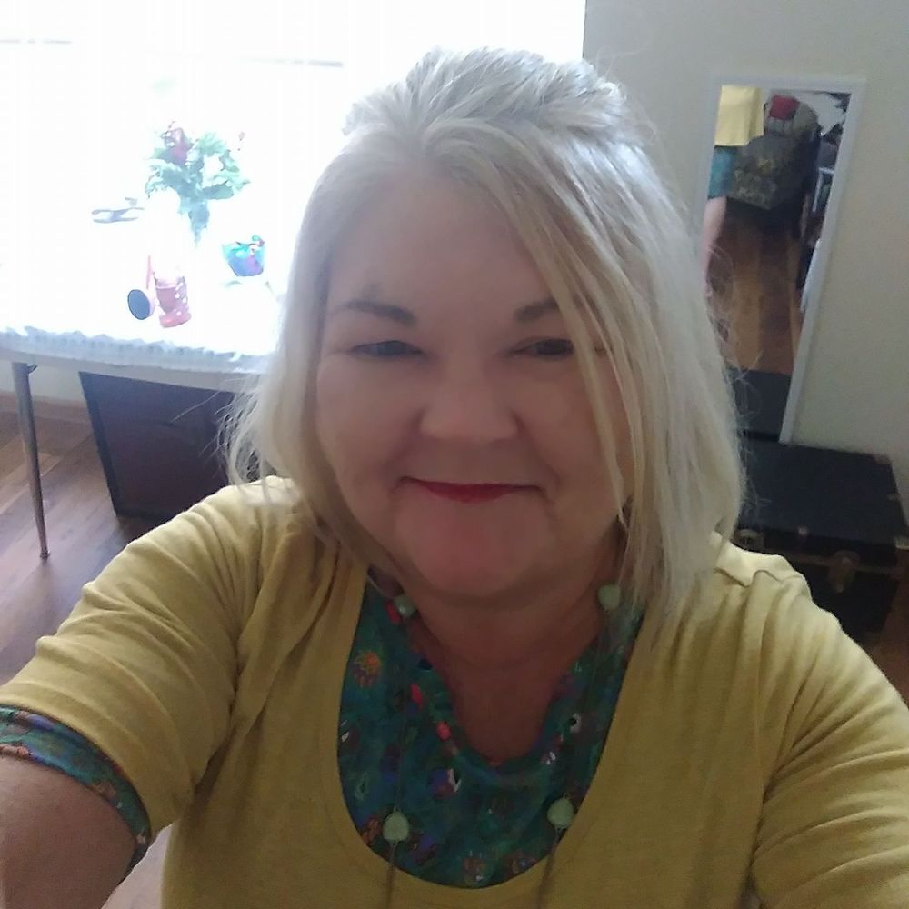 Meet your Posher, Elaine