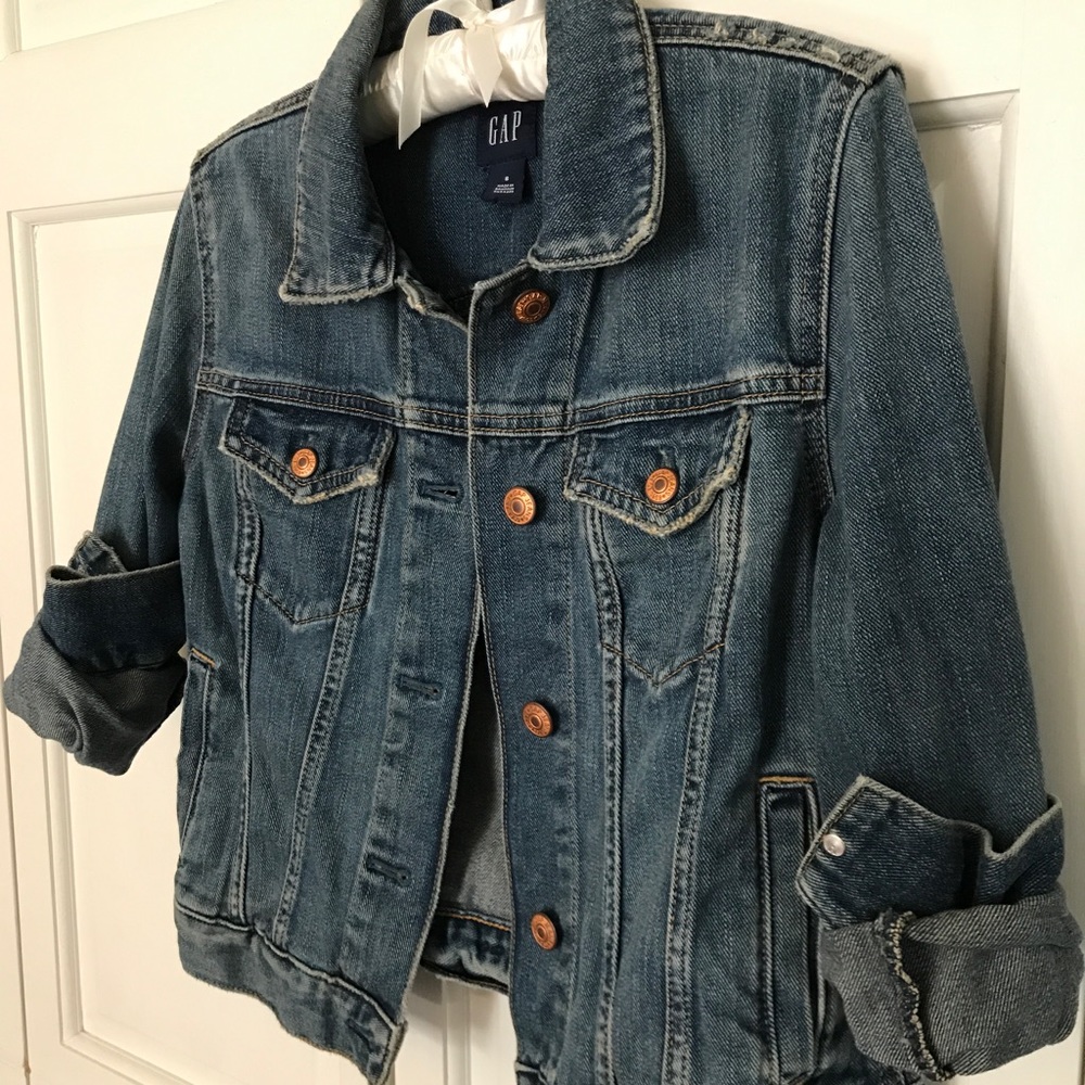 Gap Denim Jean Jacket  NEW/NEVER WORN Size Small!