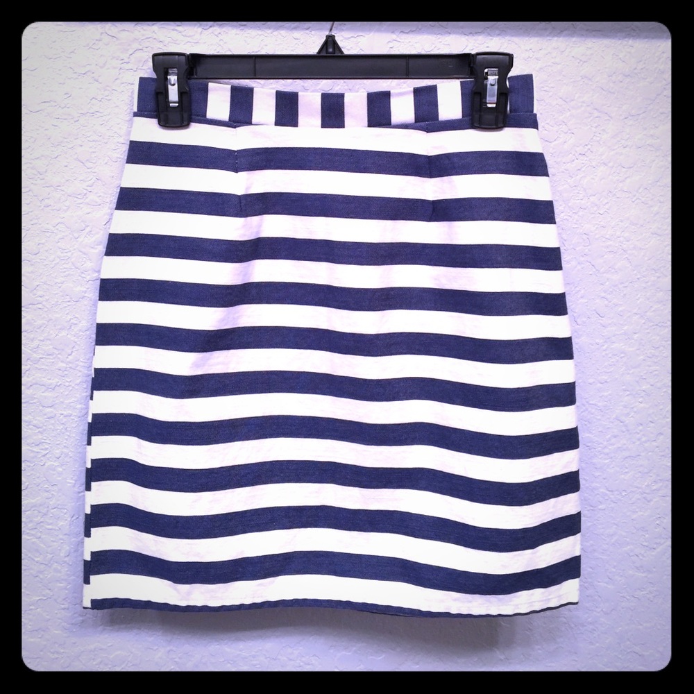 Francesca's navy and white striped skirt-Medium