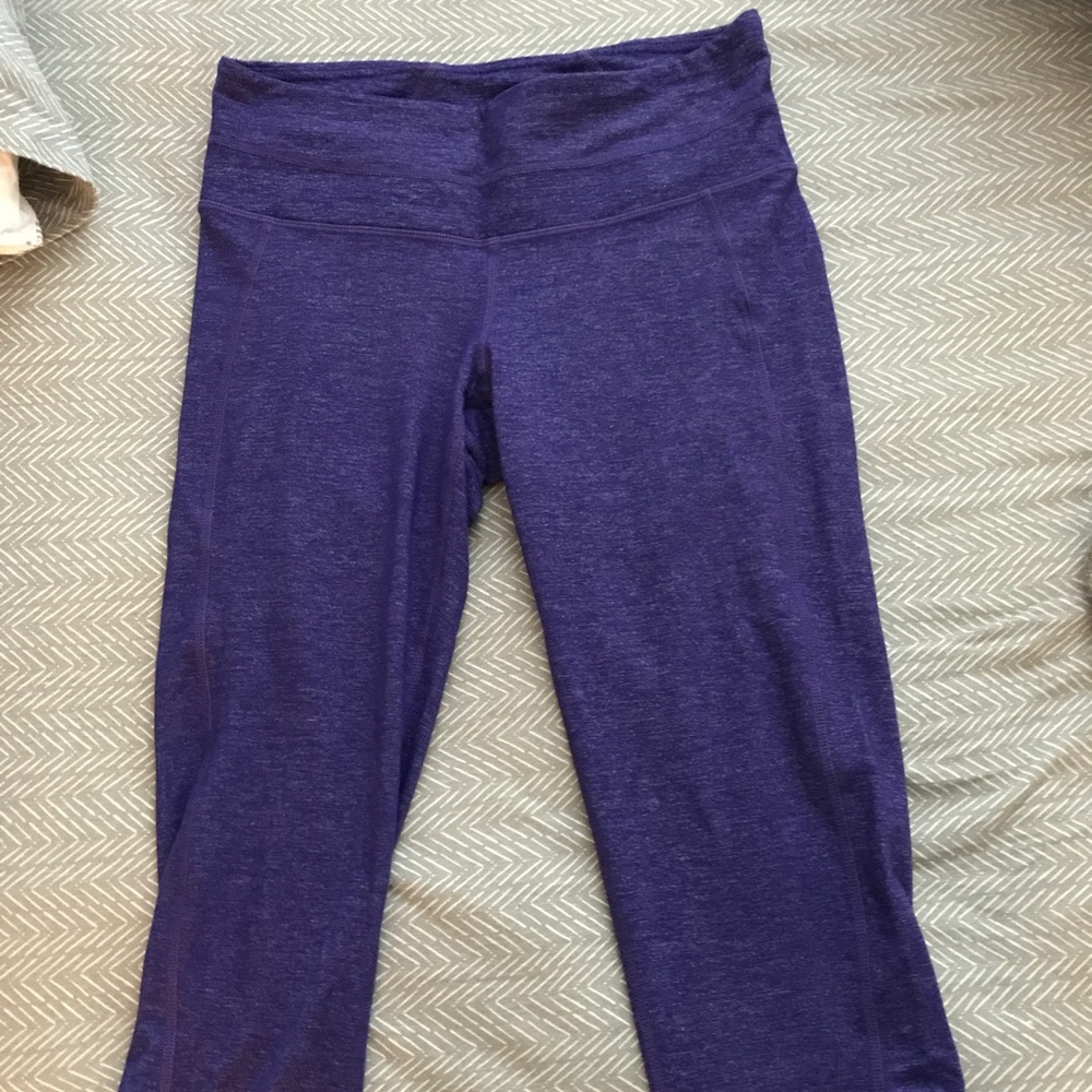 Athleta heather purple capris sz XS