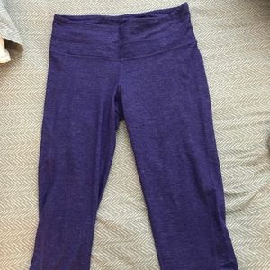 Athleta heather purple capris sz XS