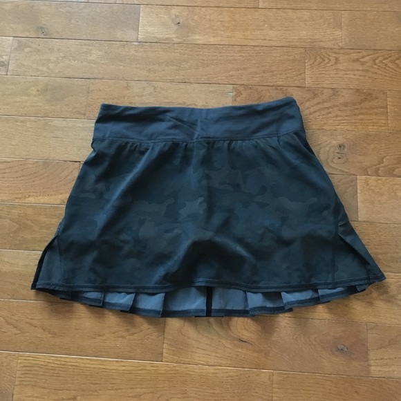 lululemon athletica Dresses & Skirts - 🖤Lululemon Pacesetter Skirt-Tall-HTF Camo🖤