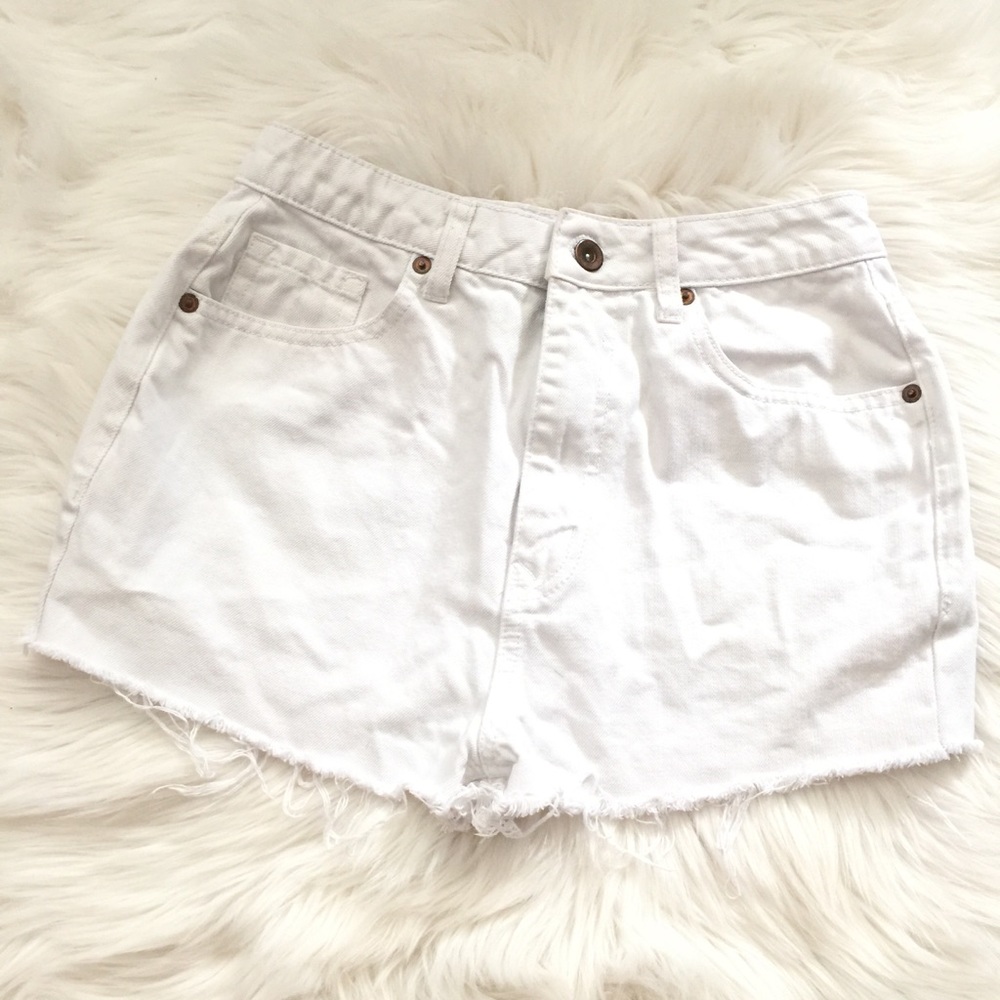 White Denim Jean Shorts Mid Waist sz 26