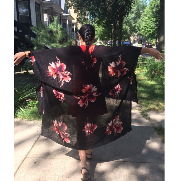 NEW Boho Sakura Floral Print Kimono - Picture 2 of 3