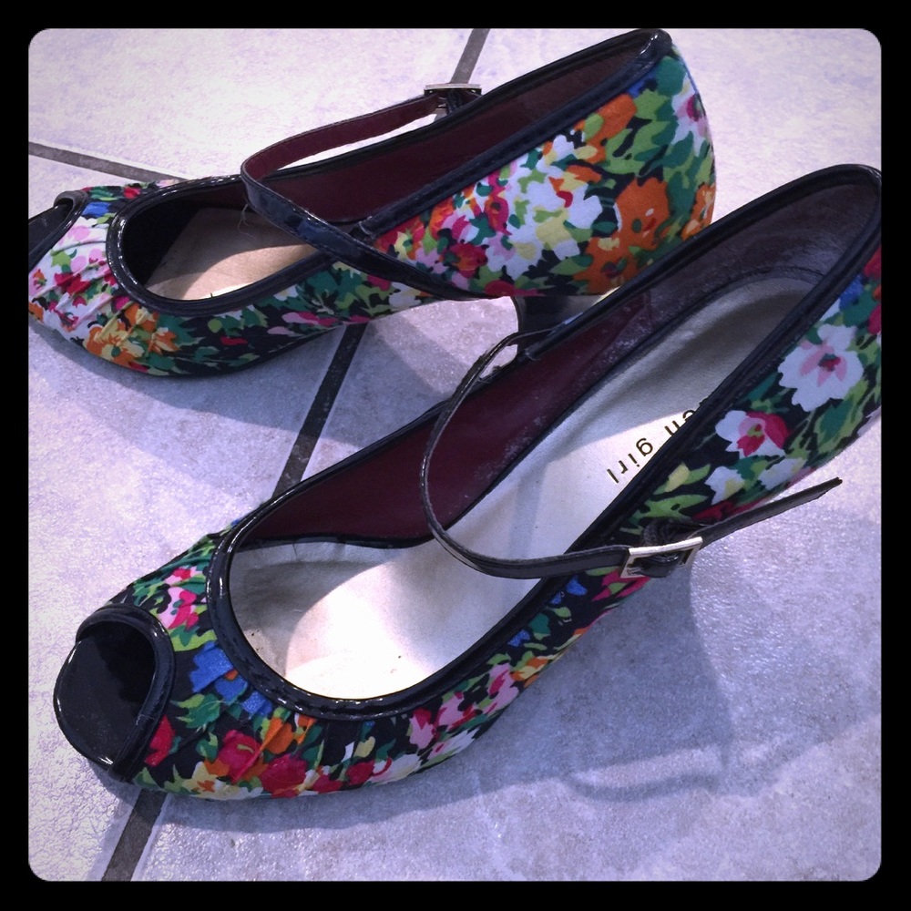 Unique madden girl floral shoes