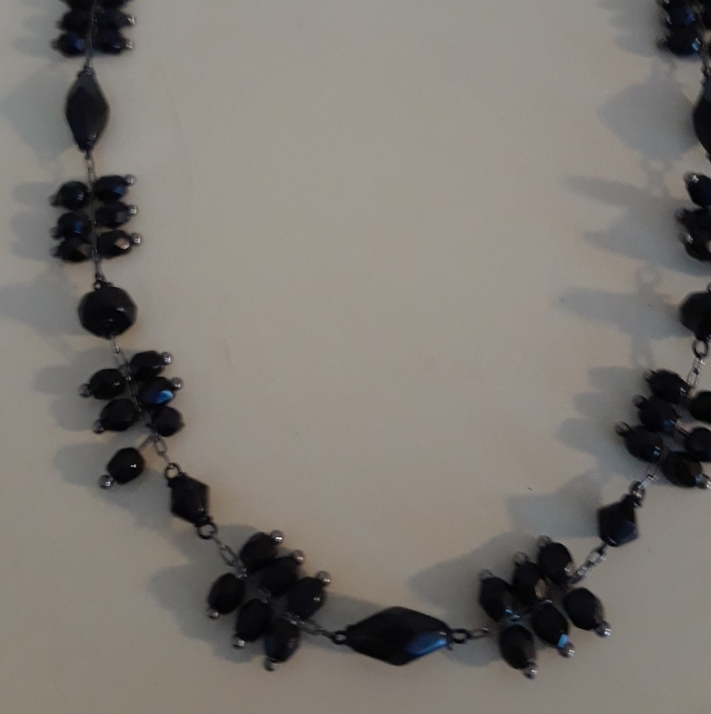 Women's black fashion necklace
