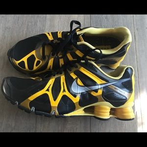 Limited Edition Nike Livestrong Shox Turbo Shoes