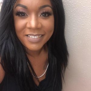 Meet your Posher, Tia