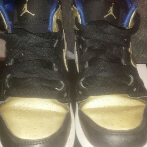 Nike Air Jordan 1's - Picture 2 of 3