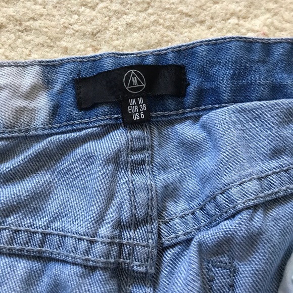Missguided Ripped Jeans - Picture 2 of 4