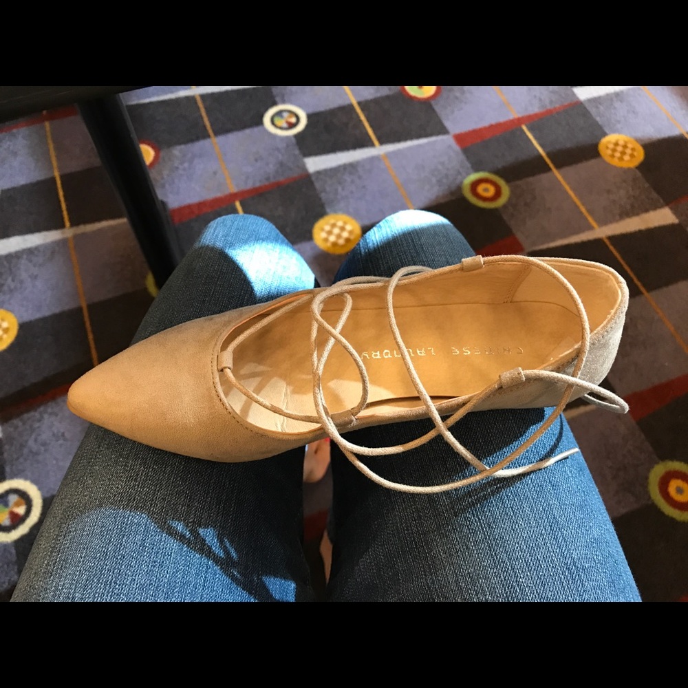 Chinese laundry size 6 taupe flats